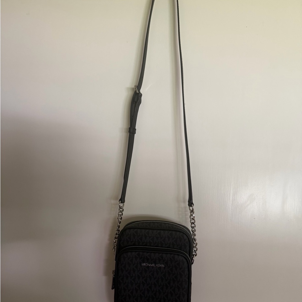 Michael Kors Black Monogram Crossbody Camera Bag - Picture 2 of 2